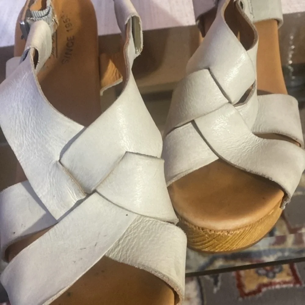 Jaclyn Natural platform sandal by Kork-ease, super comfortable size9